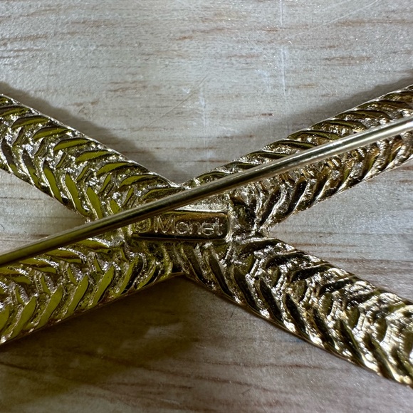 Monet Gold Infinity Symbol Brooch - Picture 3 of 3